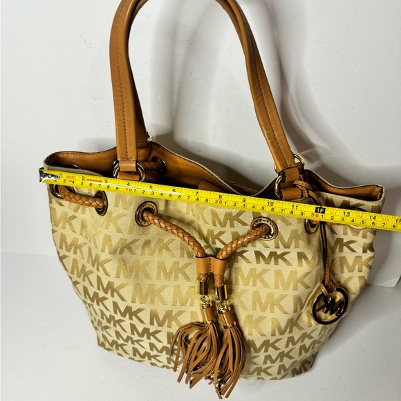 Michael Kors Jet Set Large Gathered Tote Beige/Camel Jaquard - Picture 7 of 12